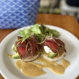 Cured beef Benedict - @eatwithher