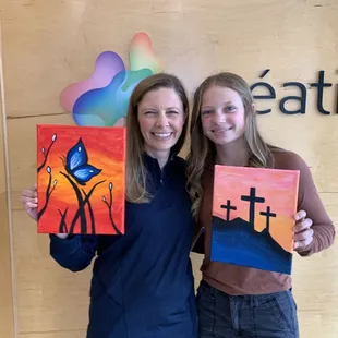 Mothers and their Teens enjoy Creatif's atmosphere!