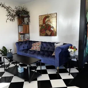 Photo spot or just relax and enjoy time with friends while waiting.