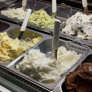 The Gelato Bar is the latest rave at wedding receptions. Our gelato is gourmet, handmade, and beautifully presented!