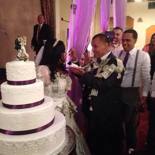 We had a big crowd surrounding us, everyone loved the lace touch.