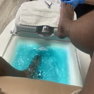 COME ON IN!!! They're open!!!