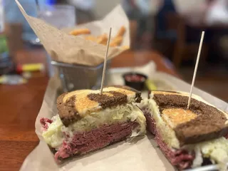 Cavana's Pub & Grub