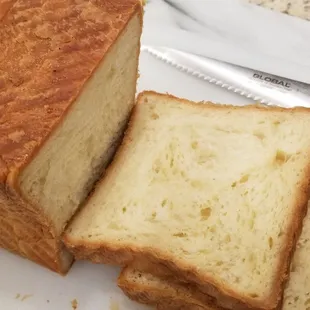 Croissant loaf. I have finally found you! Can you tell those are flakey layers inside the loaf? This is my favorite! 9/18/2020