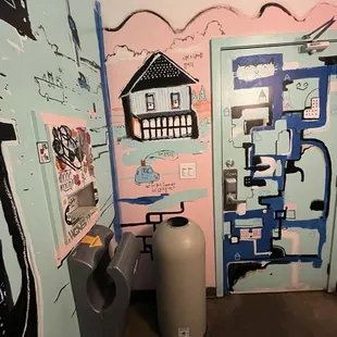 I have bathroom art envy!