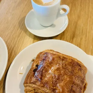 Cortado &amp; croissant!