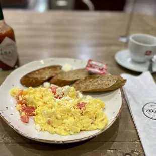 Feta Cheese &amp; Tomato Scrambled Eggs