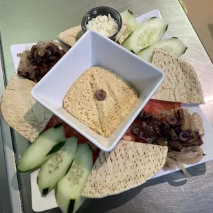Hummus plate