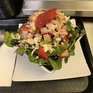 Walnut chicken spinach salad