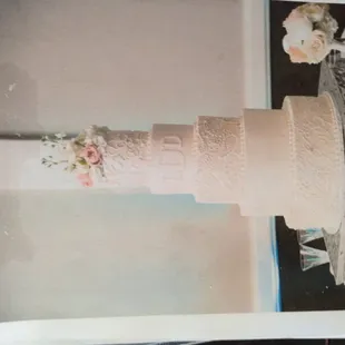 The printed copy of my beautiful cake, that printed WHITE for the owner, so lets go with the white as the bride won&apos;t know the difference!!!