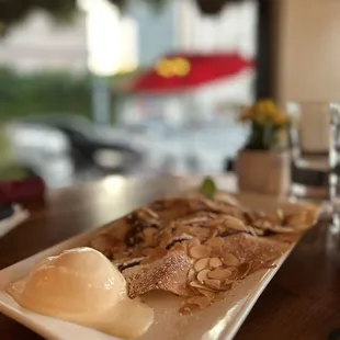 Creme De La Crepe - Long Beach