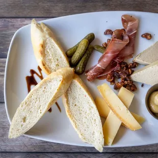 Cheese &amp; Charcuterie Plate