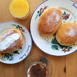 Maritozzo. Authentic Maritozzi with Gelato and Panna