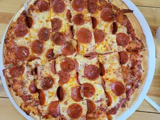 The Elm's Pizza Parlor