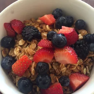 Granola and fruit parfait