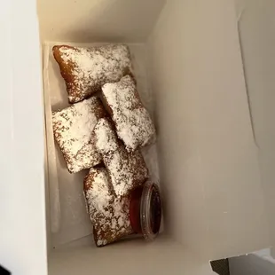 5 Fresh Beignets with Berry sauce
