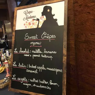 Dessert crepe menu