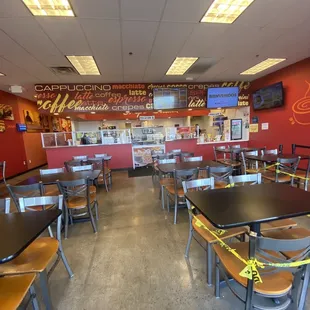 the interior of a fast food restaurant