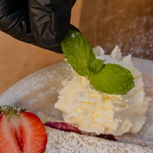 We pay attention to detail while serving our crepes