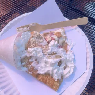 Cheesecake with raspberry crepe