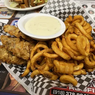 Steak Finger Basket w/ fries