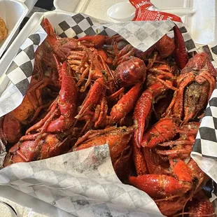 1lb of crawfish