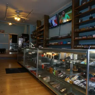 We've got the best selection of e-cigarette starter kits, mechs, every variety of RDA, RTA, sub-ohm tank, build kits, charging bays and more