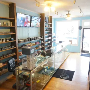 On beautiful Magazine Street in Uptown New Orleans, Crescent City Vape is here to help smokers get their vape on.
