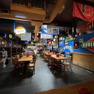 sushi and sashimi, interior