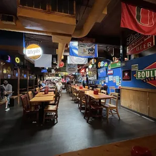 sushi and sashimi, interior