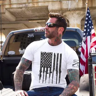 Men&apos;s and ladies Grunt Style T&apos;s