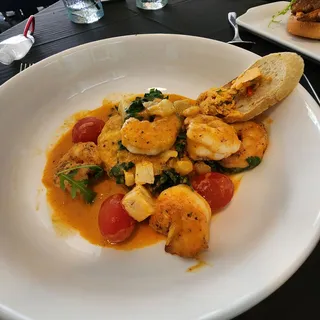 Creole Local Shrimp & Grits