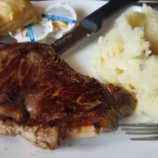 14oz steak meal and mashed potato (plus a bit of dinner roll)