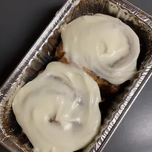 Cinnamon rolls with frosting