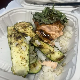 Salmon, rice, with zucchini