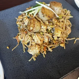 Chicken and seared scallops pad Thai