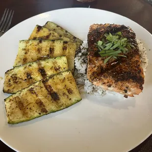 Grilled salmon w/basmati rice and zucchini planks