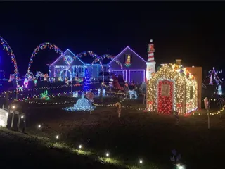 Dances Bay Christmas Light Show