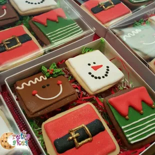 Say THANK YOU to a loved one or business partner with this 4 pack of Christmas cookies: 2 gingerbread; 2 butter cookies