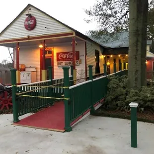 The Crevasse Restaurant 6554 LA - 44 Convent, Louisiana 70723