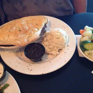 Steak & Guinness pie