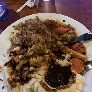 Mashed Potatoes with Guinness Gravy