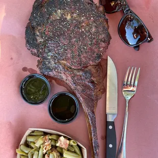 Size Comparison of the Tomahawk steak