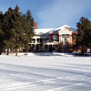 Situated on 20 acres and only a short shuttle ride from Cripple Creek casinos.