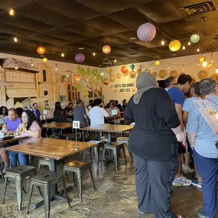 Beautiful indoor decor! So cute