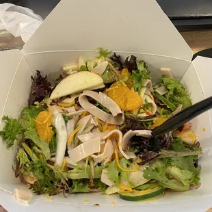 Build your own salad - Roasted turkey, apples, pears, red onions, cucumbers, oranges, tomatoes