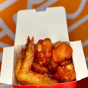 fried chicken, fried chicken wings, chicken wings and fried chicken, food, chicken, bbq chicken, chicken wings, bbq wings, poultry