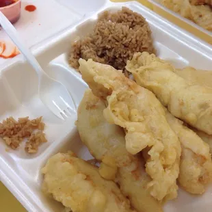 Do you see the rice how it looks old and no peas?