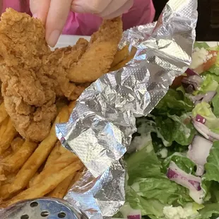 food, chicken wings and fried chicken