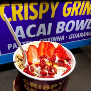 Açaí Bowl BASE: Açaí TOPPINGS: Granola, Banana, Strawberries, Goji Berries, Coconut &amp; Honey